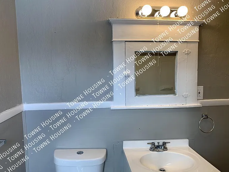 1139 Walden Ave #UPPER FRONT — Photo 9