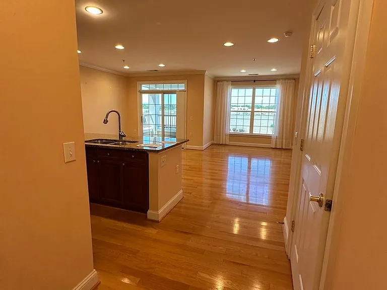 1501 Glenwood Station Ln #304 — Photo 2