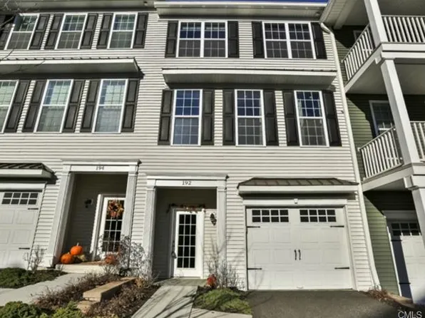 192 Warrington Round, Danbury, CT 06810