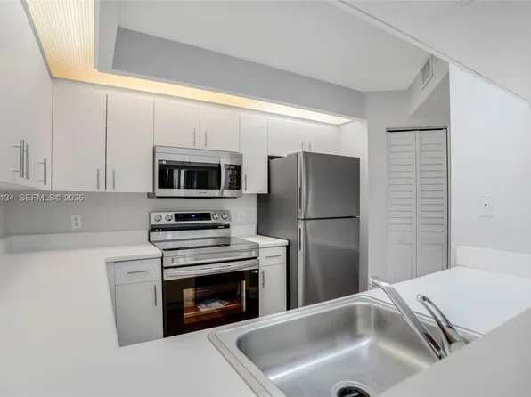 12650 SW 15th St APT 110F, Pembroke Pines, FL 33027