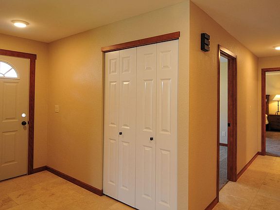 2nd image of 520 11th St NE APT 19