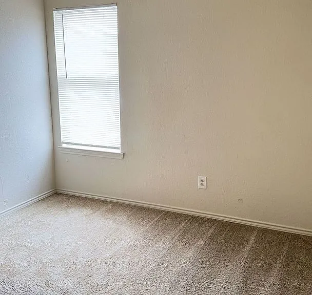 3310 Barcelona Dr — Photo 7