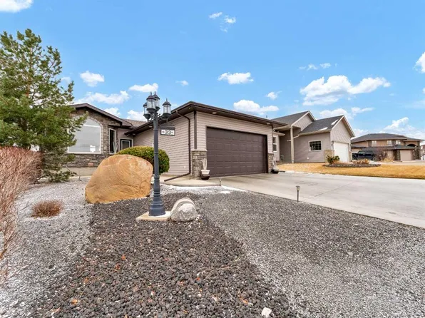 33 N Terrace Grn NE, Medicine Hat, AB T1C 0A2