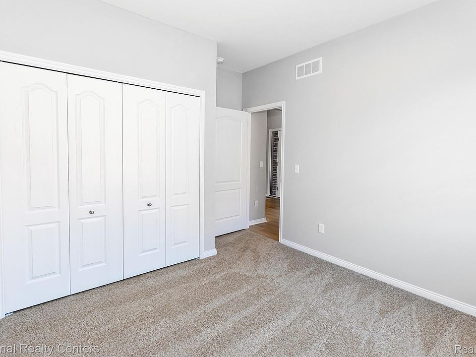 53182 Woodland Mdws, photo 20