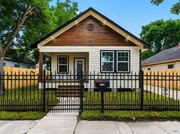 7135 Avenue E, Houston, TX 77011