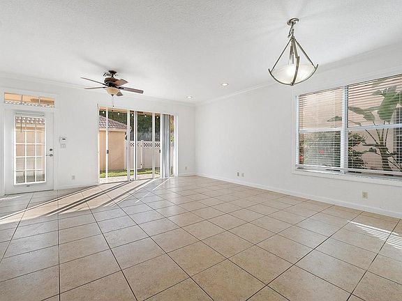 2nd image of 8050 Murano Cir