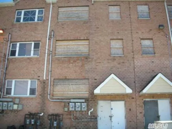 230 Beach 32 St, Far Rockaway, NY 11691