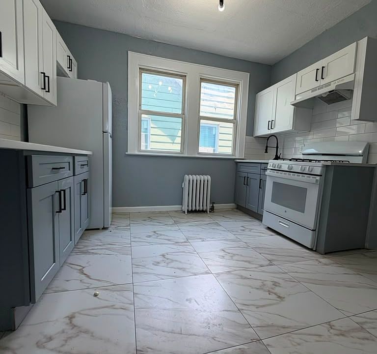 1st image of 100 Smith St Floor 3