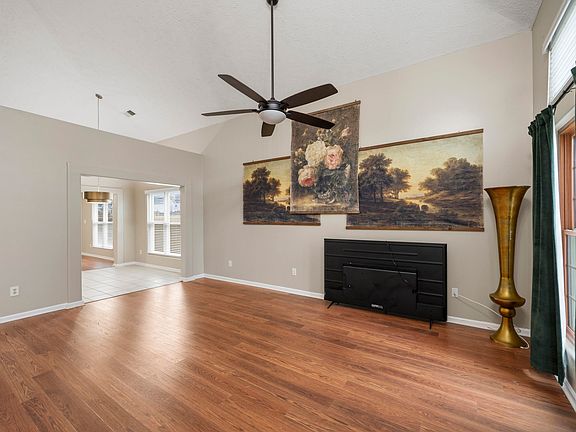 3rd image of 2917 Sandersville Rd