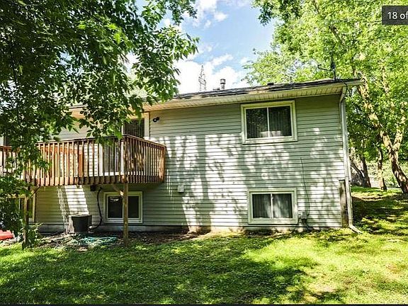 3rd image of 1377 Hadley Ave N
