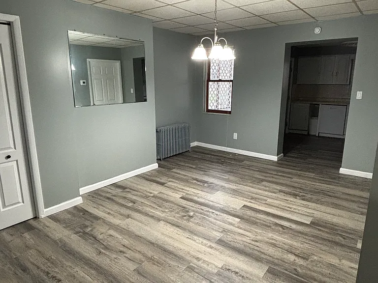 628 Edmond St — Photo 3