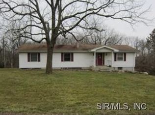 7395 N 920th St, Altamont, IL 62411