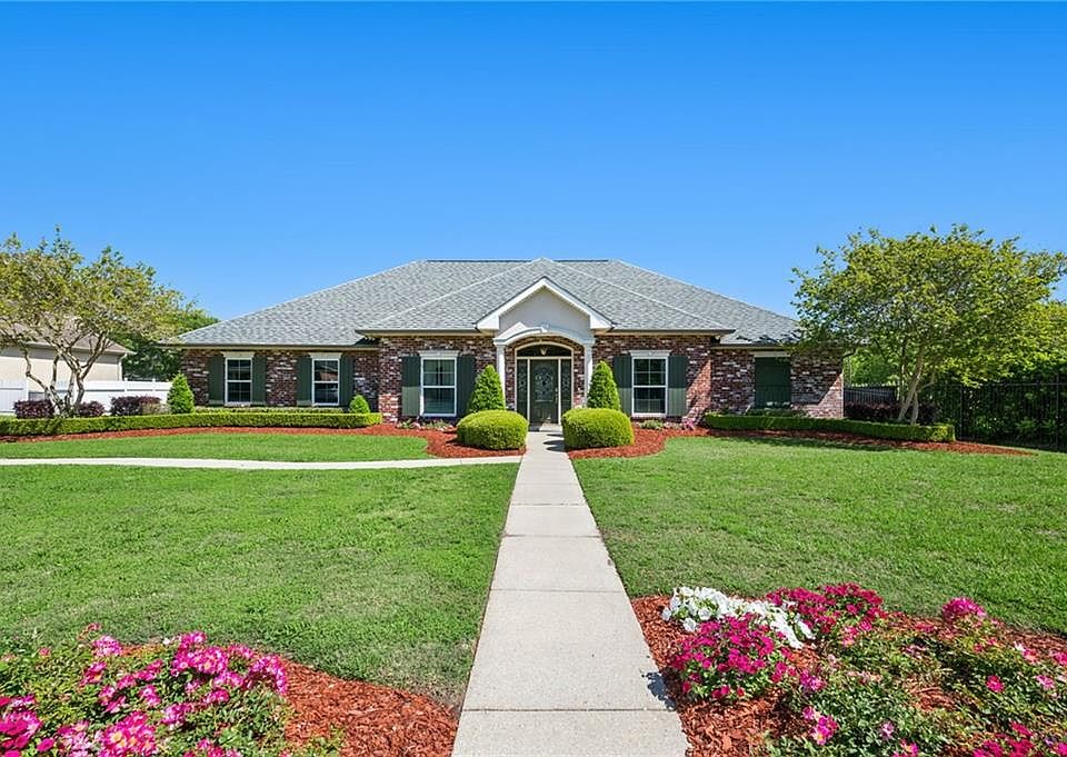 1st image of 100 Primrose Dr