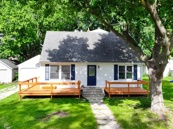 301 Ash Ave, Morrison, IL 61270