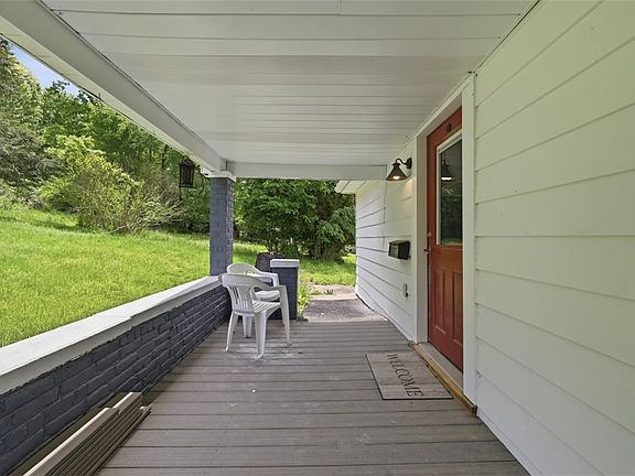 5th image of 28 Bredin Ave