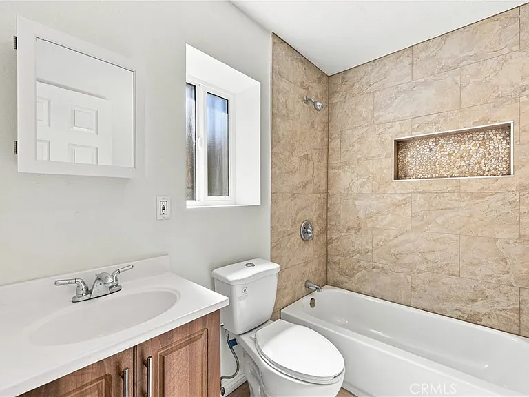 10646 S Wilton Pl — Photo 21