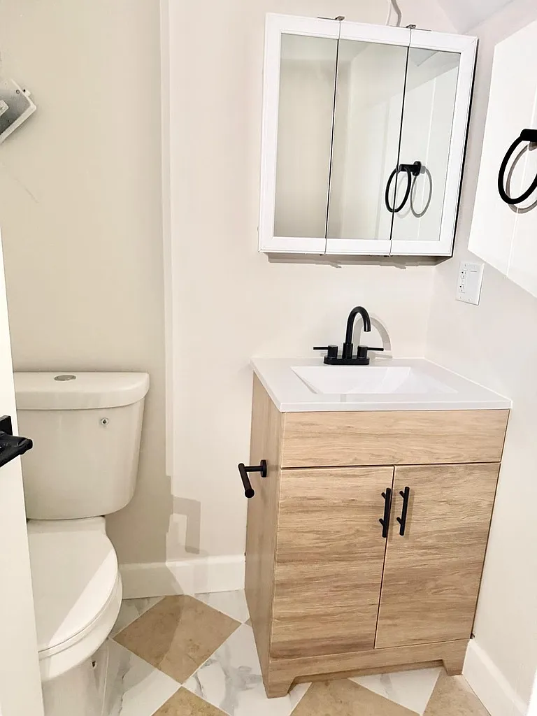 3 bed, 1.5 bath, 1250 sqft, $2,200 — Photo 4