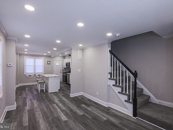 3rd image of 4104 Cranston Ave