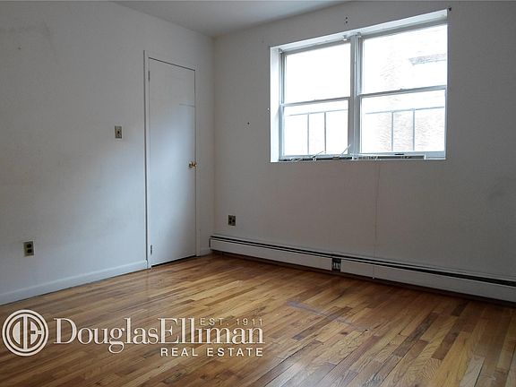 5th image of 301 W 261st St
