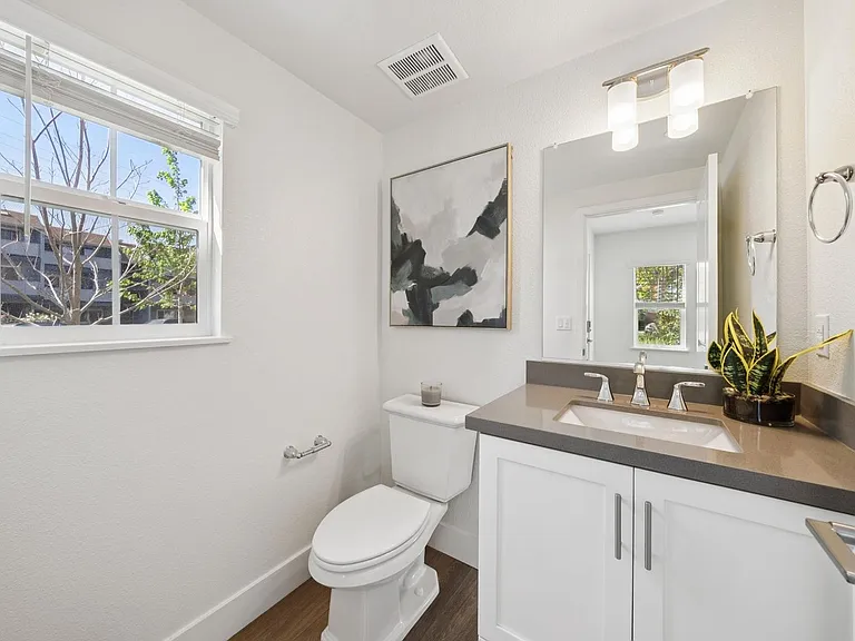665 Alamo Ct — Photo 8