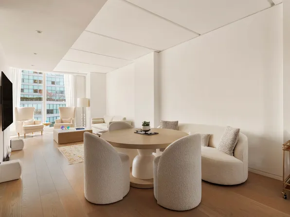 100 East 53rd Street image 1 of 15