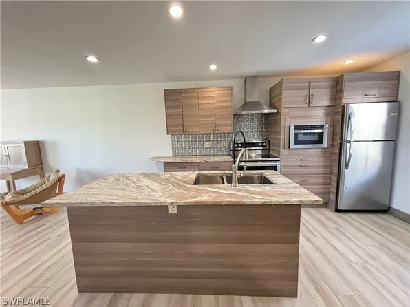 6300 S Pointe Blvd APT 228, Fort Myers, FL 33919