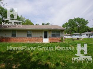 10502 E Winner Rd APT B, Independence, MO 64052