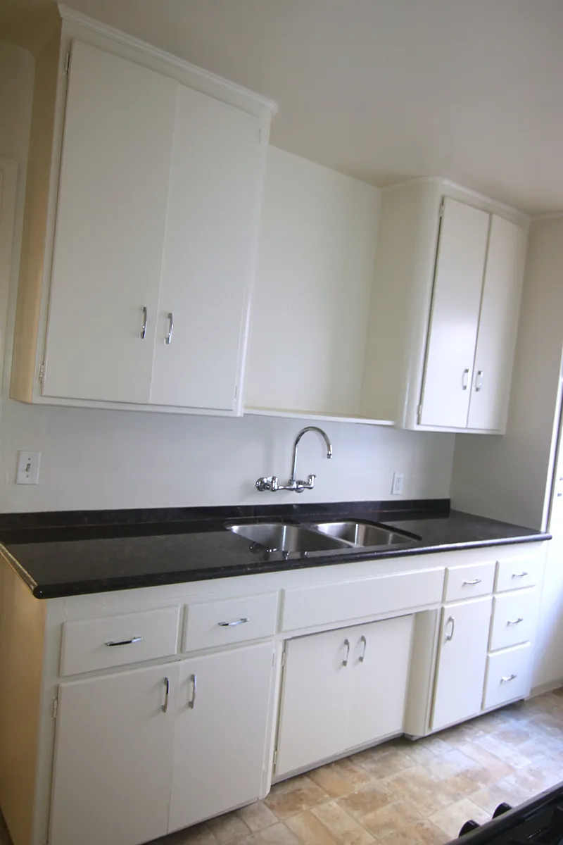 Kitchen - 4140 Verdugo Rd #3