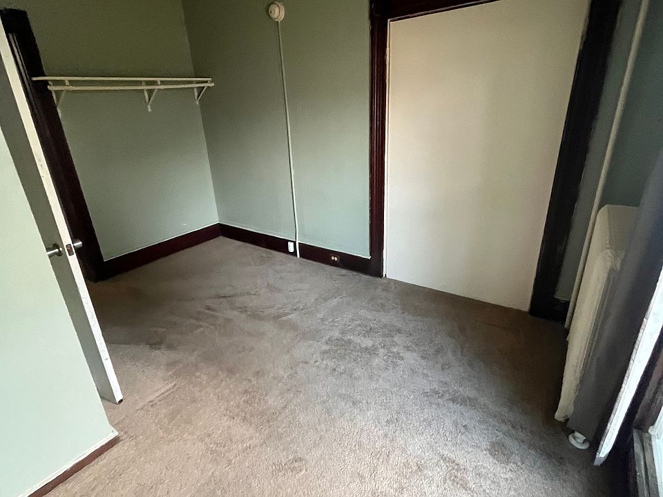 2nd image of 35 King St #1
