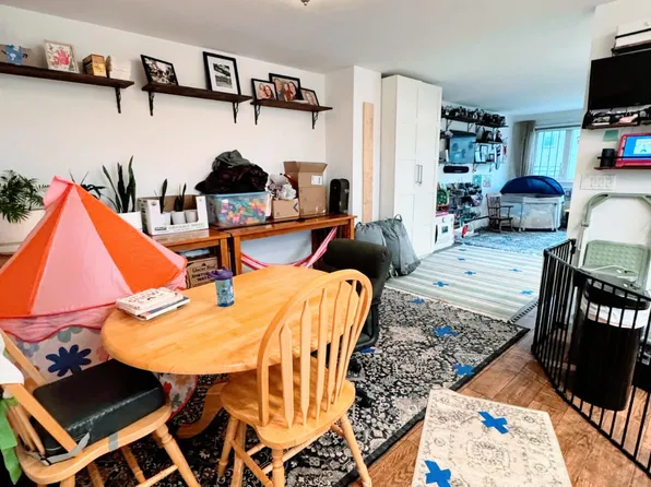 25-11 33rd Street image 4 of 10