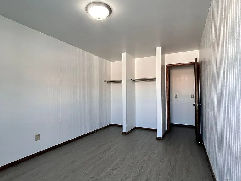 910 Richard Dr — Photo 6