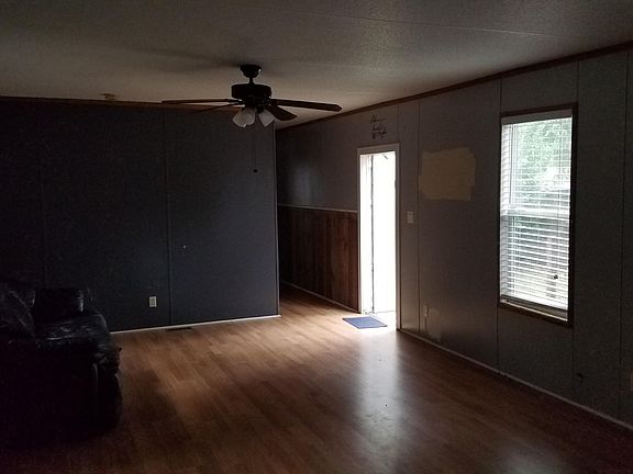 5th image of 11076 Hawthorn St
