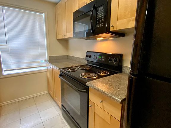 2nd image of 1703 E Union St #1709-102