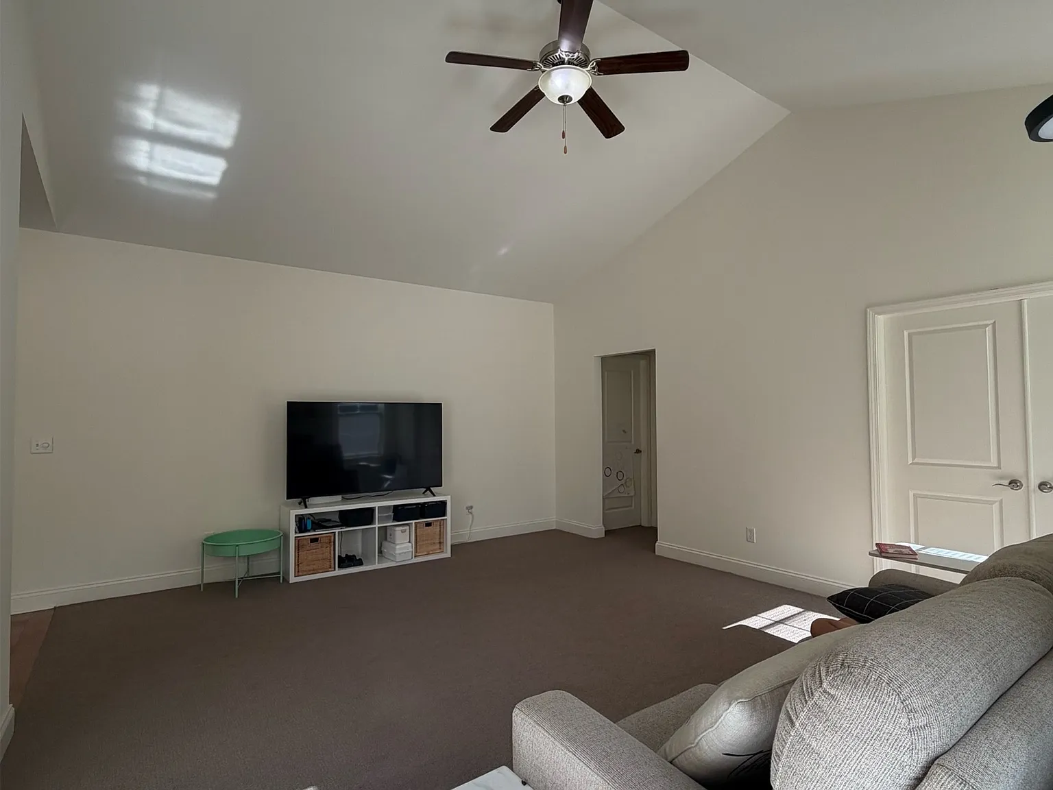 3 bed, 2000 sqft, $2,900 — Photo 3