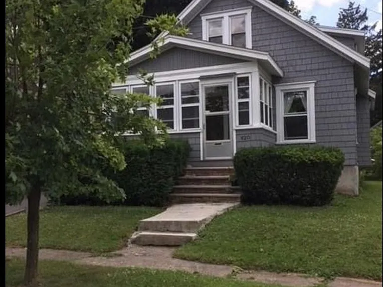420 Stafford Ave — Photo 1