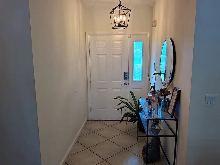 385 Toledo St — Photo 29