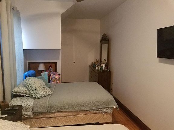 3rd image of 3114 N New England Ave #1