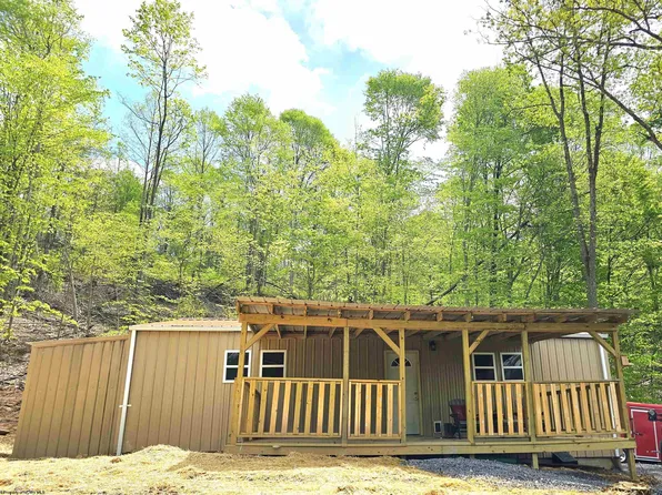 649 Joes Run Rd, Mannington, WV 26582