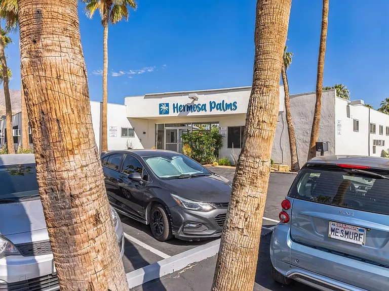 588 E. Mel Avenue - Hermosa Palms — Photo 45