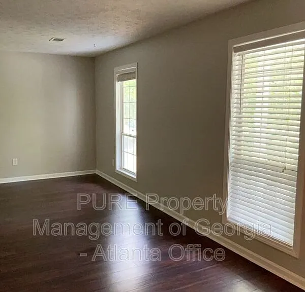 3227 Stonewall Dr NW — Photo 5