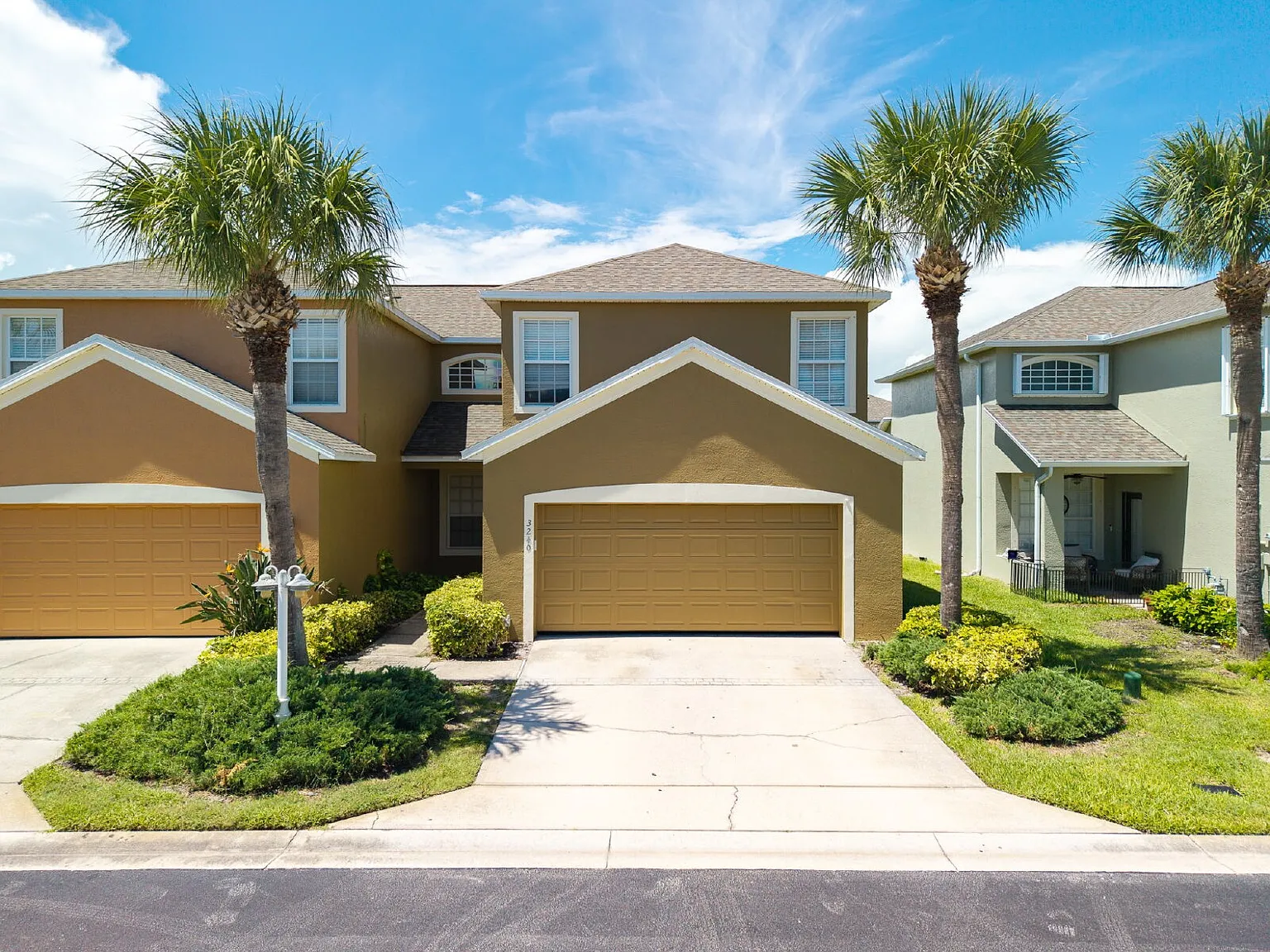 4 bed, 2.5 bath, 2044 sqft, $2,900 — Photo 1