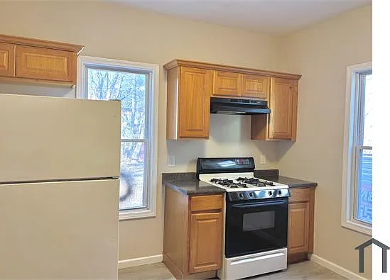 2 bed, 1100 sqft, $1,295 — Photo 4