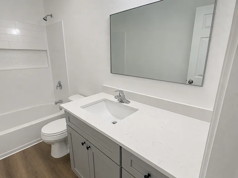 304 Vassar Dr SE — Photo 8