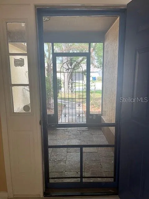 4 bed, 2.0 bath, 2040 sqft, $2,600 — Photo 4