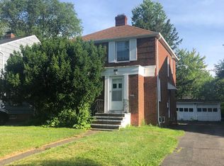 3830 Berkeley Rd, Cleveland Heights, OH 44118