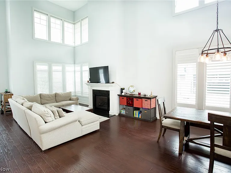 216 Ashbourne Dr — Photo 5