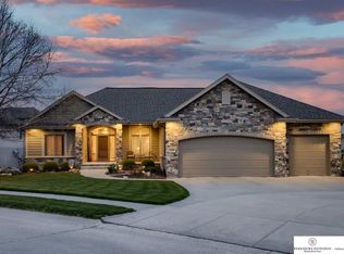 17008 Kimberly Cir, Omaha, NE 68116