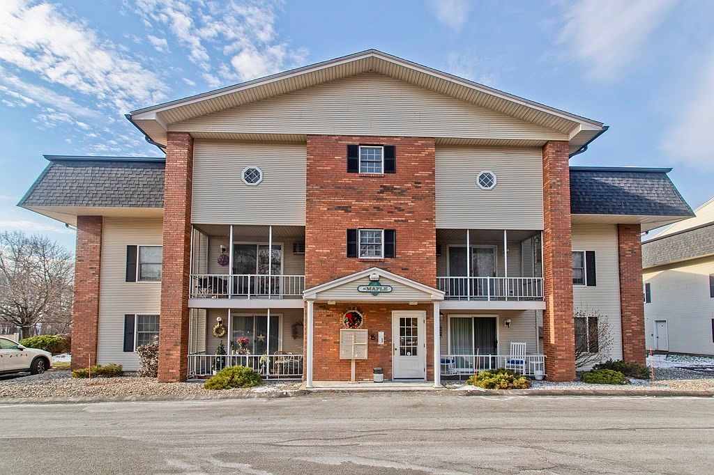 41 W Summit St APT 8, South Hadley, MA 01075 Zillow