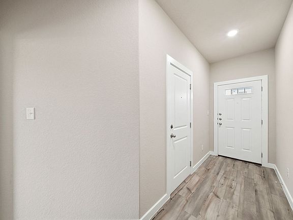 5th image of 21511 Sir Walter Ln