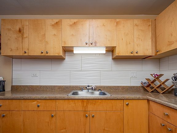 3rd image of 33 Hualalai St APT 310